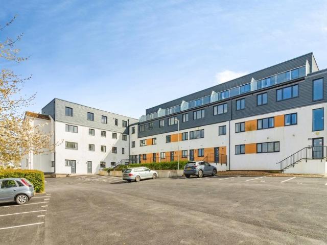 Flat for sale in Strode, Devon