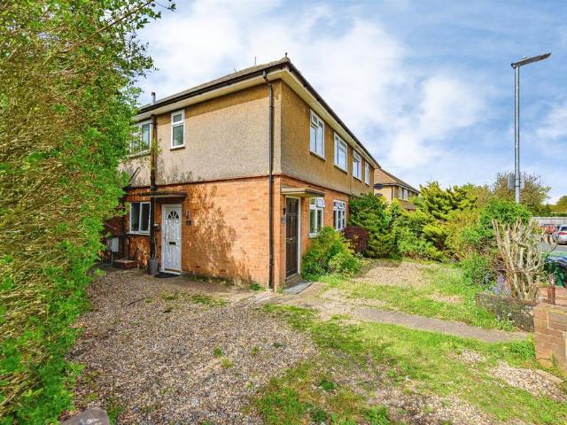 Flat for sale in Kingswood, North Watford