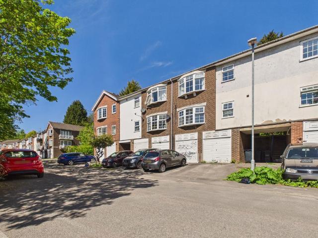 Flat for sale in Gedling, East Midlands