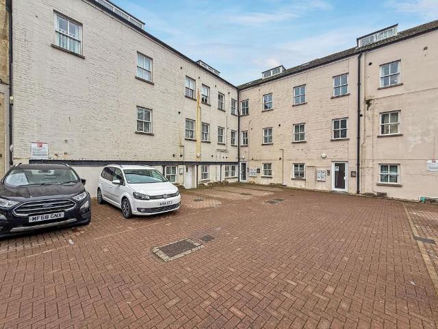Flat for sale in Trowbridge