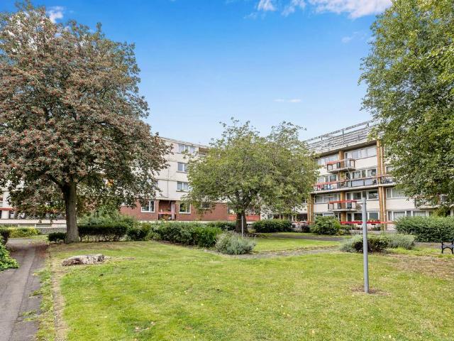 Flat for sale in Broughton, Scotland