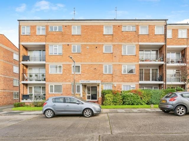 Flat for sale in Claughton, Oxton