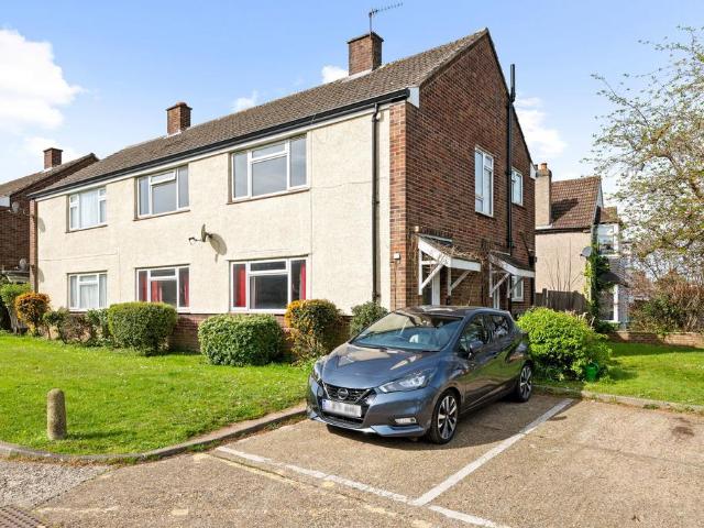Flat for sale in Hillview, Surrey