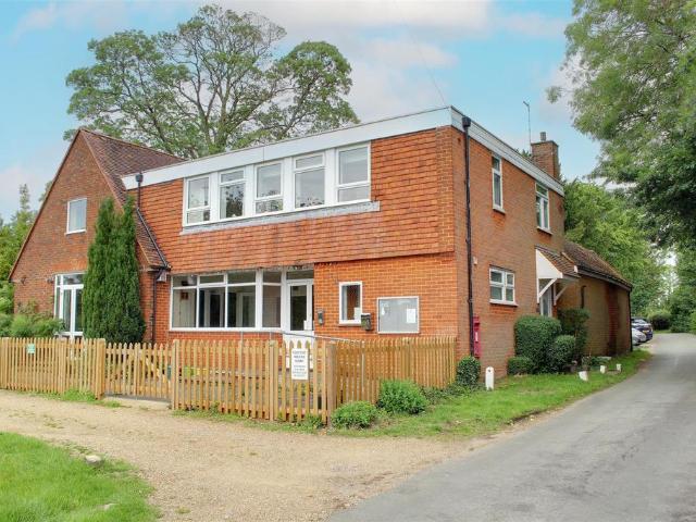 Flat for sale in Ridge, Hertfordshire