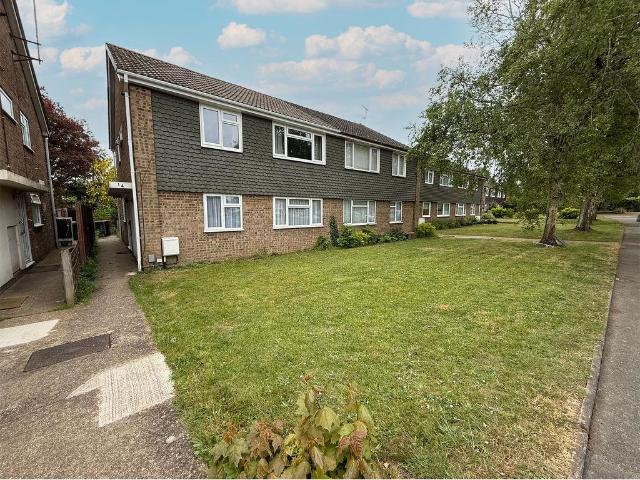 Flat for sale in Beecroft, Dunstable