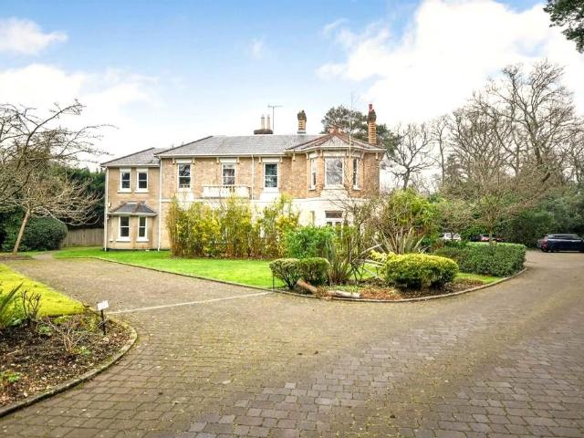 Flat for sale in Winton, Bournemouth