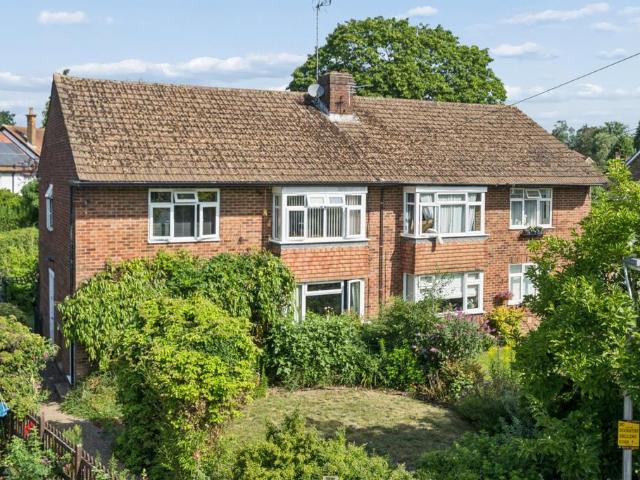 Flat for sale in Chalfont St. Peter, Denham