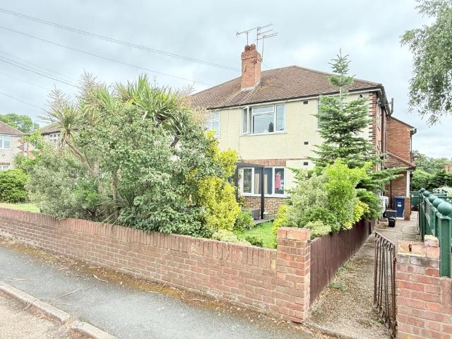 Flat for sale in New Barnet, Greater London