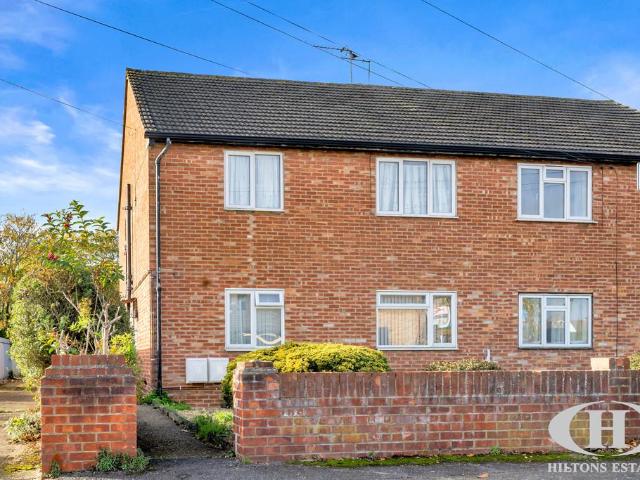 Flat for sale in Greater London