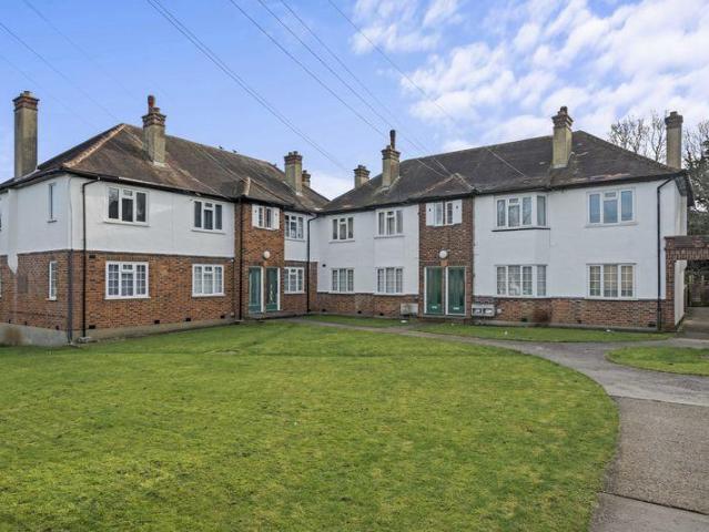 Flat for sale in Greater London
