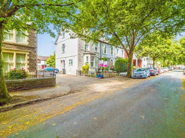 Flat for sale in Falcon Lodge, Wales