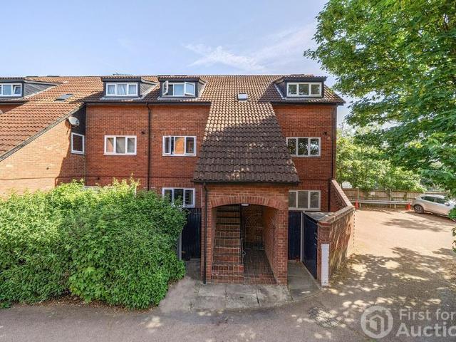 Flat for sale in Greater London