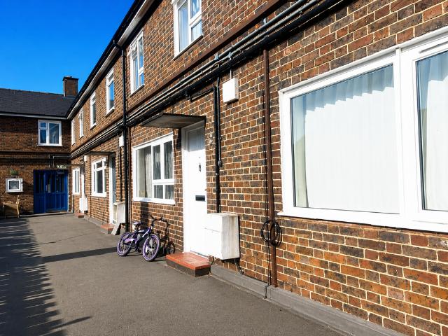 Flat for sale in Lower Edmonton, Edmonton