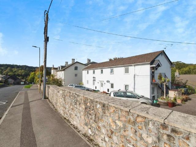 Flat for sale in Budlake, Devon