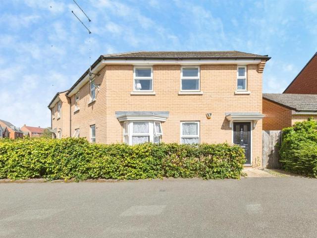 Flat for sale in Berryfield, Buckinghamshire