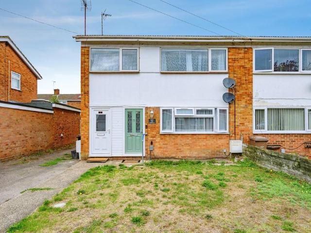 Flat for sale in Sundon Park, Luton