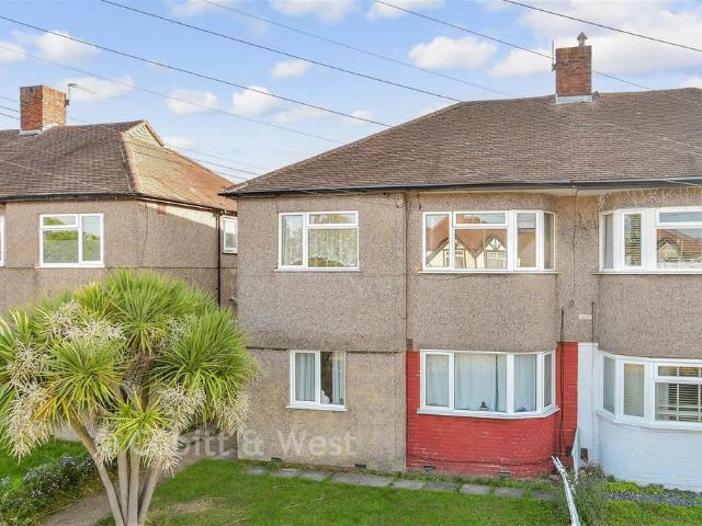 Flat for sale in The Wrythe, Greater London
