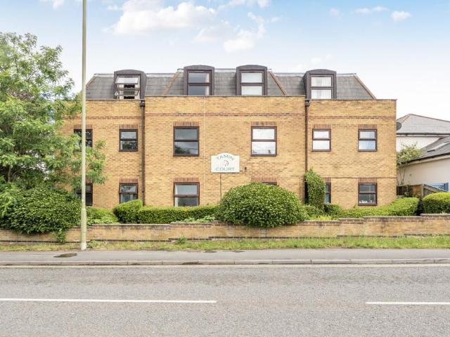 Flat for sale in Helford, Hampshire