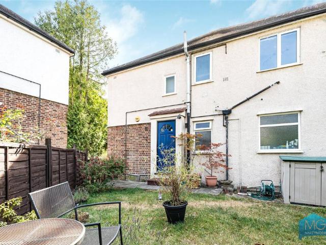 Flat for sale in London Borough of Barnet, Greater London