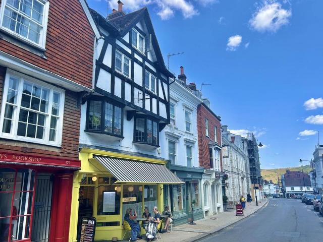Flat for sale in Lewes, Iford