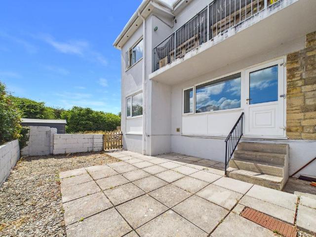 Flat for sale in Pentlepoir, Wales