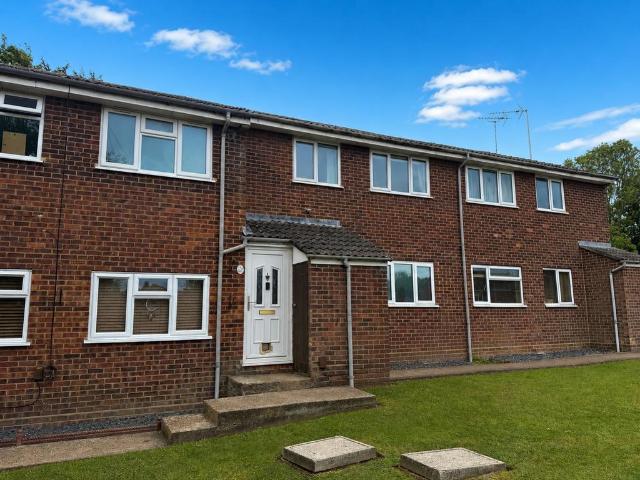 Flat for sale in Buckingham, Buckinghamshire