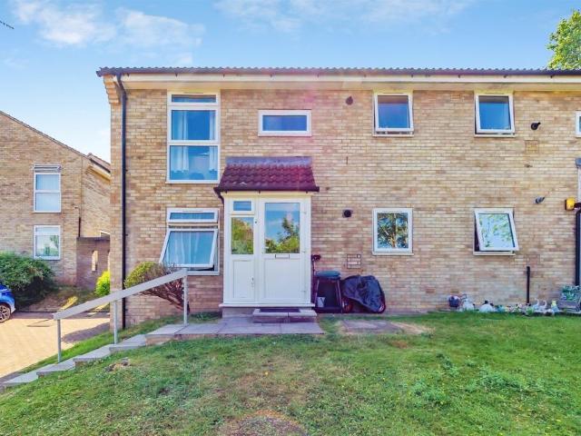 Flat for sale in Trench Wood, Bourne Vale