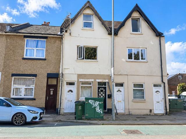 Flat for sale in Tipner, Portsmouth