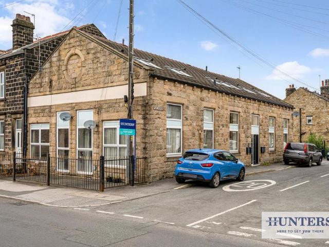 Flat for sale in Westfield, Yeadon