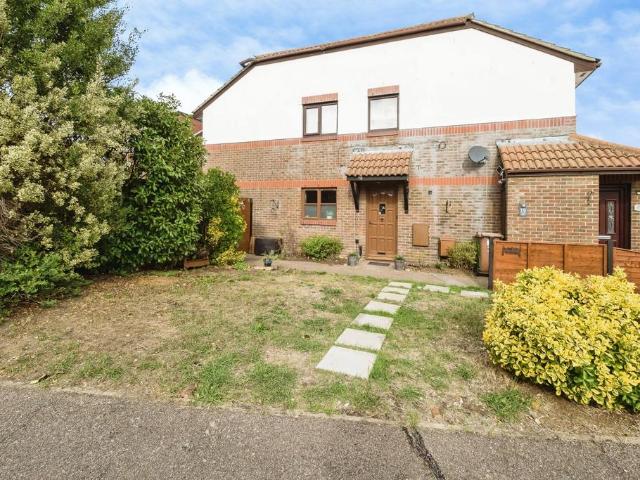 Flat for sale in West Thurrock, Purfleet-on-Thames