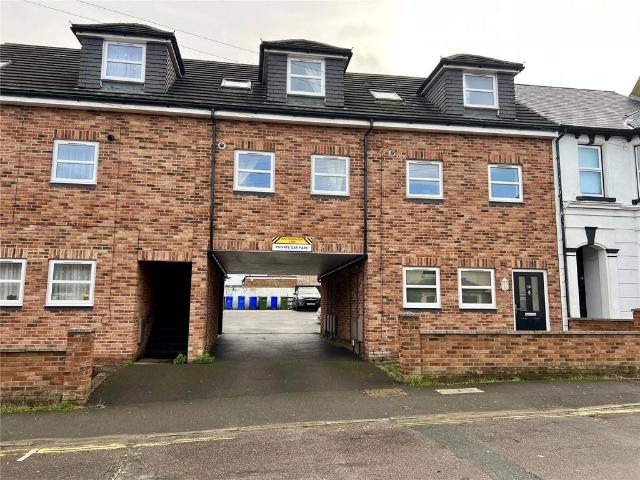 Flat for sale in Cargate, Aldershot