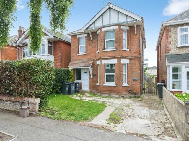 Flat for sale in Talbot Village, Bournemouth