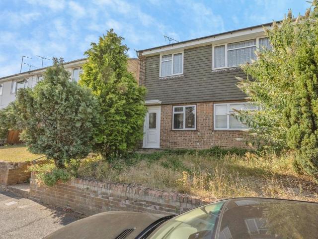 Flat for sale in London Borough of Croydon, Selsdon