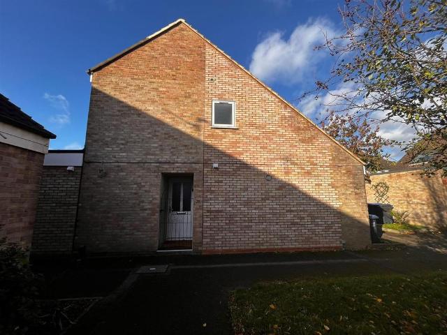 Flat for sale in Birchwood, Welwyn Hatfield