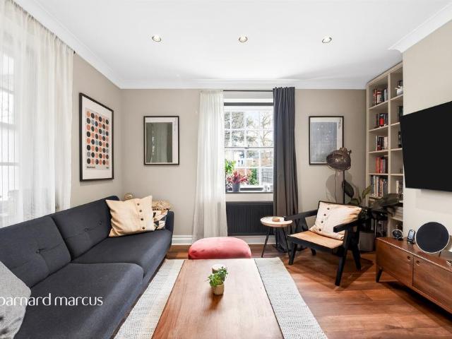 House for sale in Southfields, Greater London