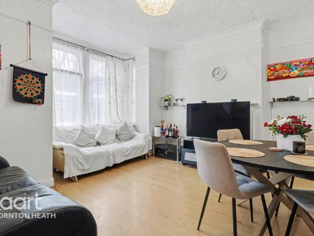 Flat for sale in London Borough of Croydon, Thornton Heath