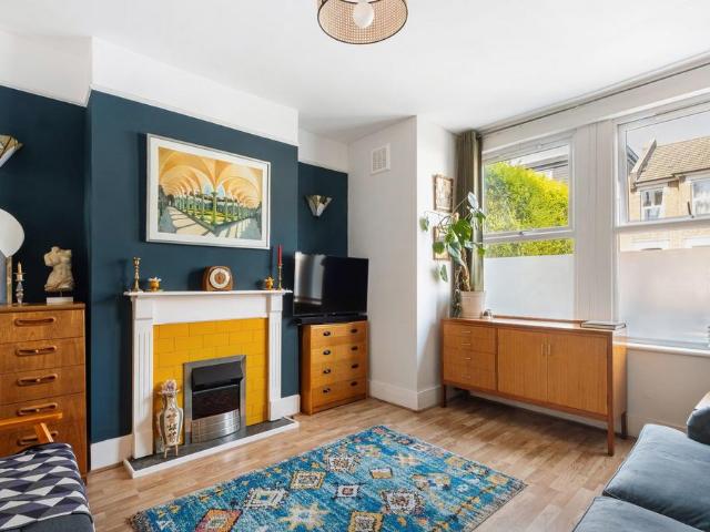 Flat for sale in London Borough of Lewisham, Greater London