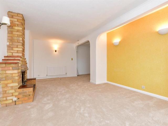Flat for sale in The Butts, Kent