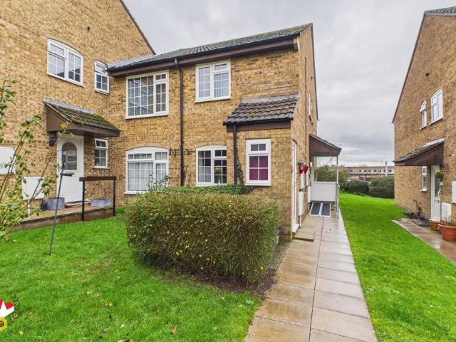 Flat for sale in Gloucester, Gloucestershire