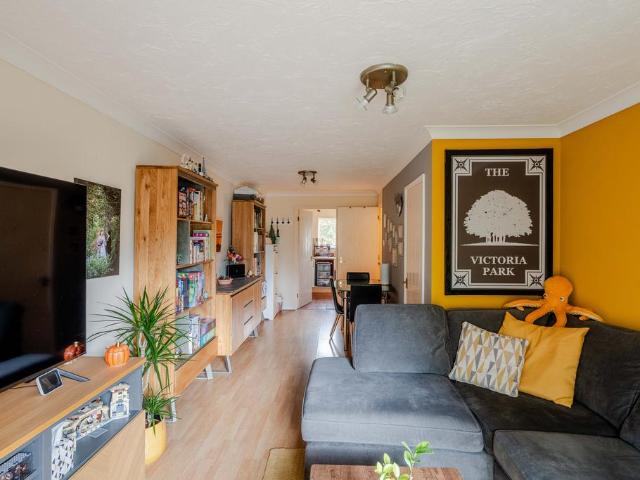 Flat for sale in Feckenham, City Of Bristol
