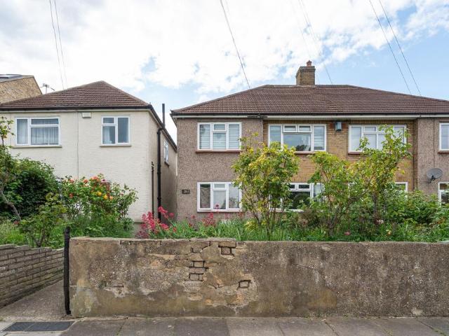 Flat for sale in London Borough of Lewisham, Greater London