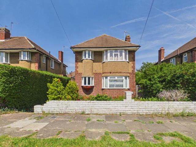 Flat for sale in London Borough of Hounslow, Greater London