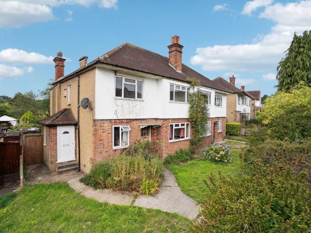 Flat for sale in Northwood, Greater London