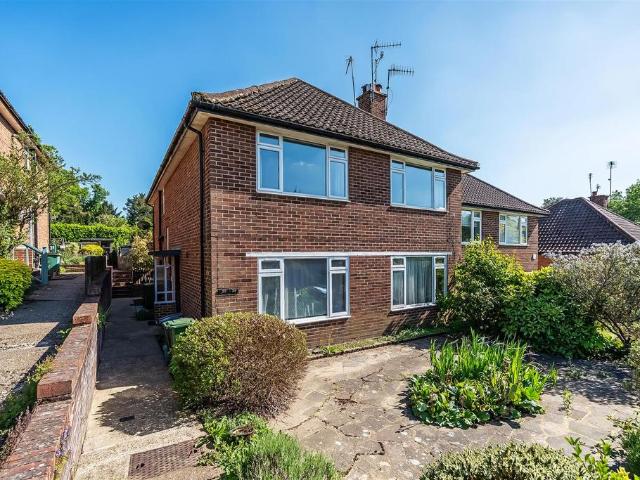 Flat for sale in Pachesham Park, Surrey