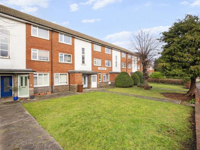 Flat for sale in Greater London
