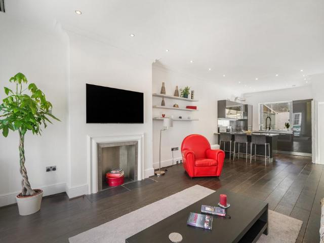 Flat for sale in Notting Hill, Greater London