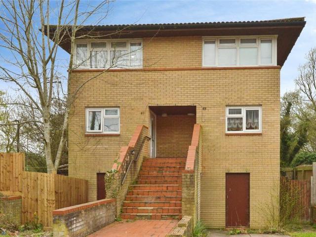 Flat for sale in Milton Keynes