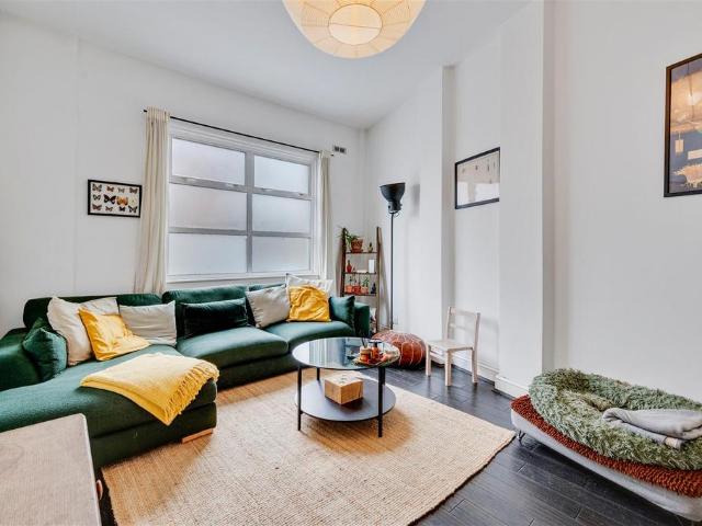 Flat for sale in Harlesden, Greater London