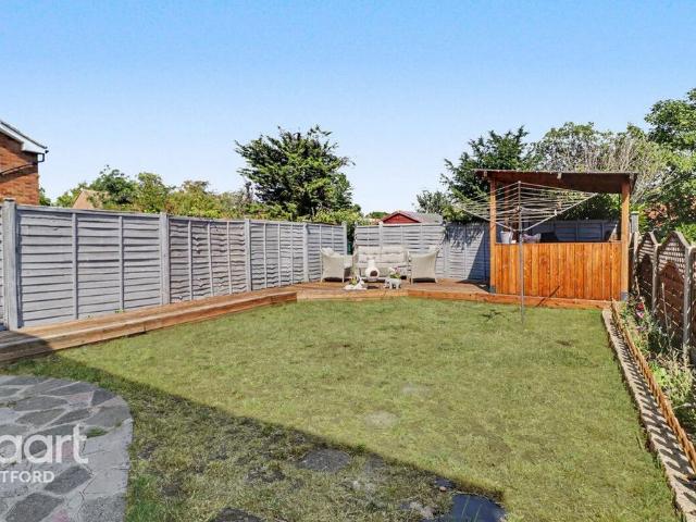 Flat for sale in Crayford, Greater London