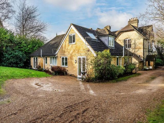 Flat for sale in Broadwater Down, Sandown Park